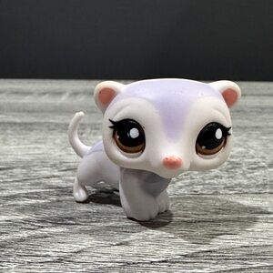 Littlest Pet Shop | #1666: Two Tone Pale Purple Ferret (2006) - Toy Figure